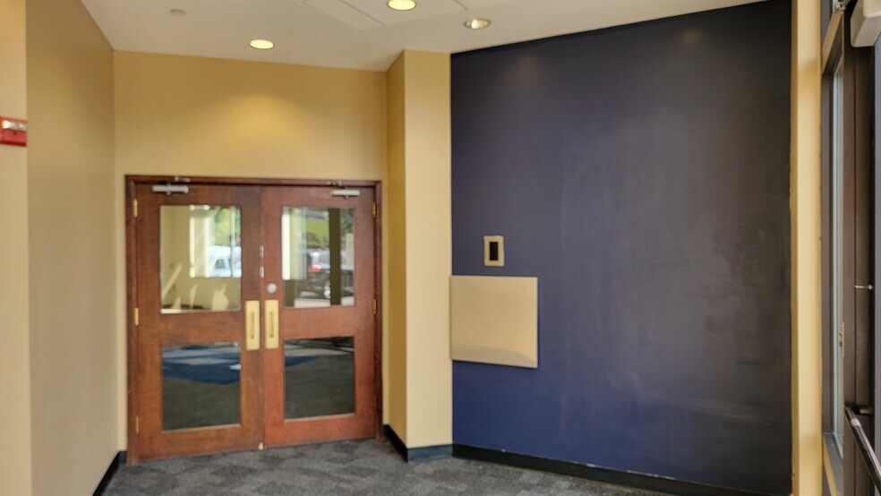 More Photos Of 5020 Route 9W, Newburgh Storefront Retail Office For Lease
