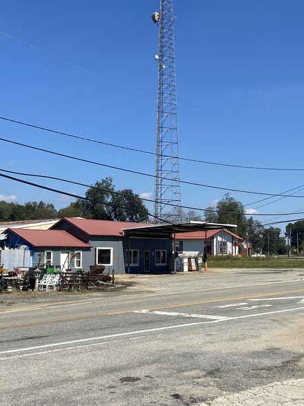 More Photos Of 104 Stanton Dr N, Smithville General Retail For Sale