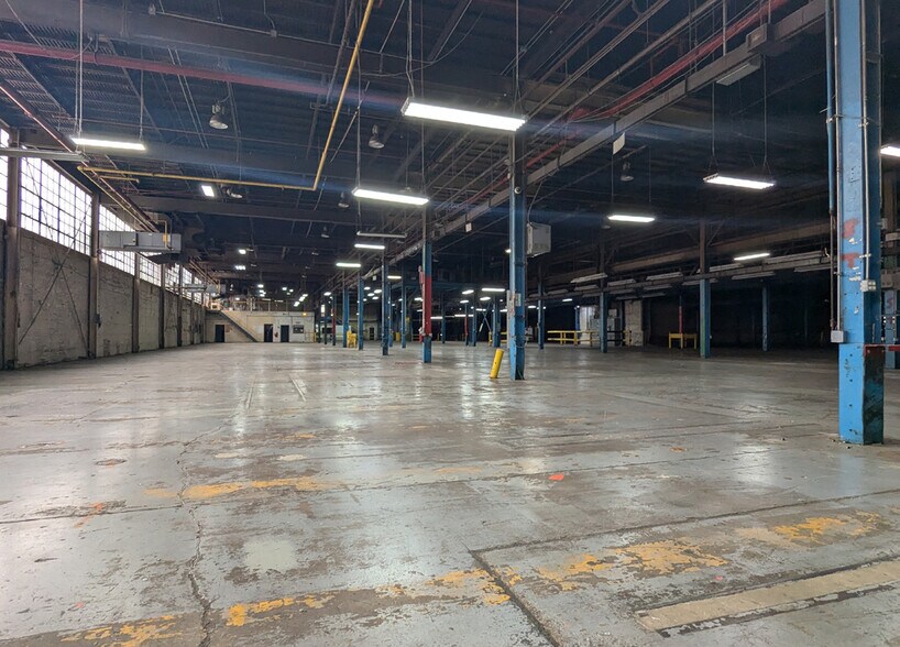 More Photos Of 4850 S Kilbourn Ave, Chicago Manufacturing For Sale