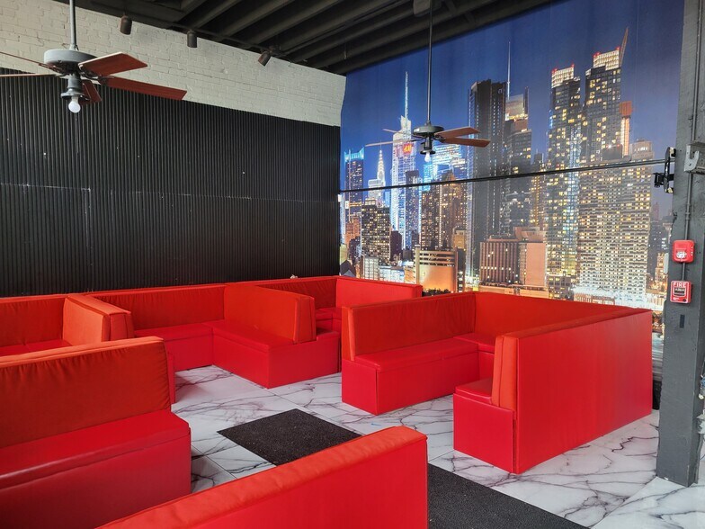 More Photos Of 299 S Main St, Memphis Restaurant For Lease