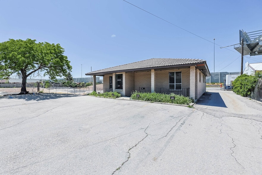 More Photos Of 7706 S Locust St, Midvale Medical For Sale