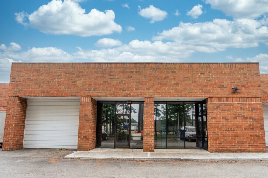 More Photos Of 6290 Old Warwick Rd, Richmond Light Manufacturing For Lease