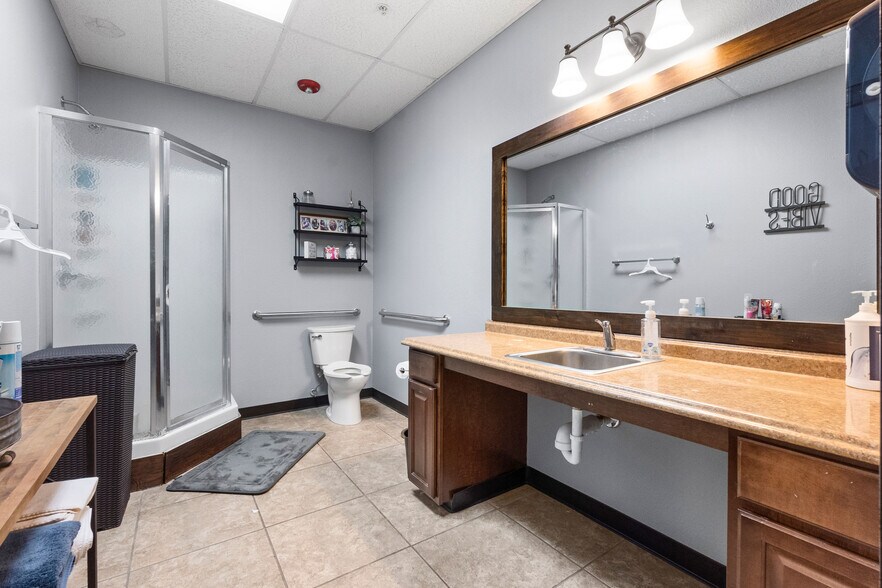 More Photos Of 118 Shenandoah Dr, The Woodlands Unknown For Lease