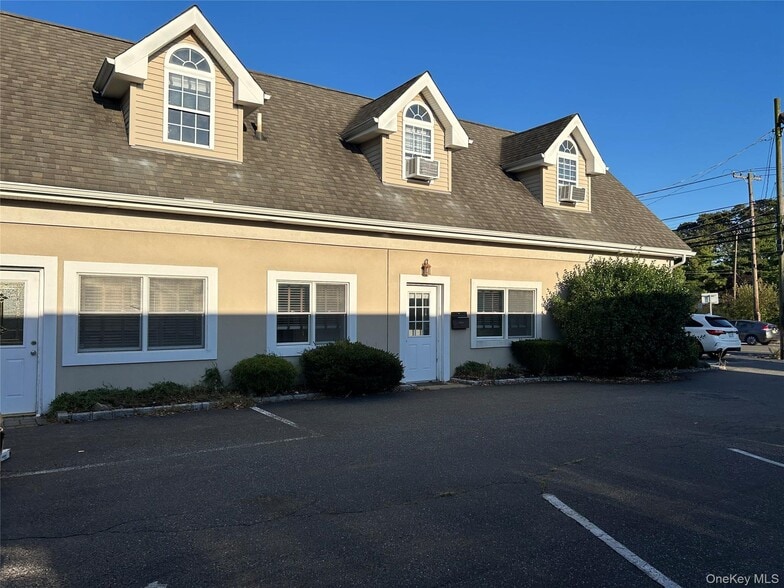 More Photos Of 361 Union Blvd, West Islip Office For Sale