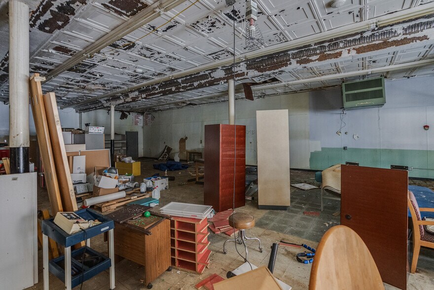 More Photos Of 567-573 Dwight St, Holyoke Storefront For Sale