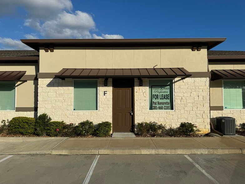 More Photos Of 17150 N Eldridge Pkwy, Tomball Medical For Sale