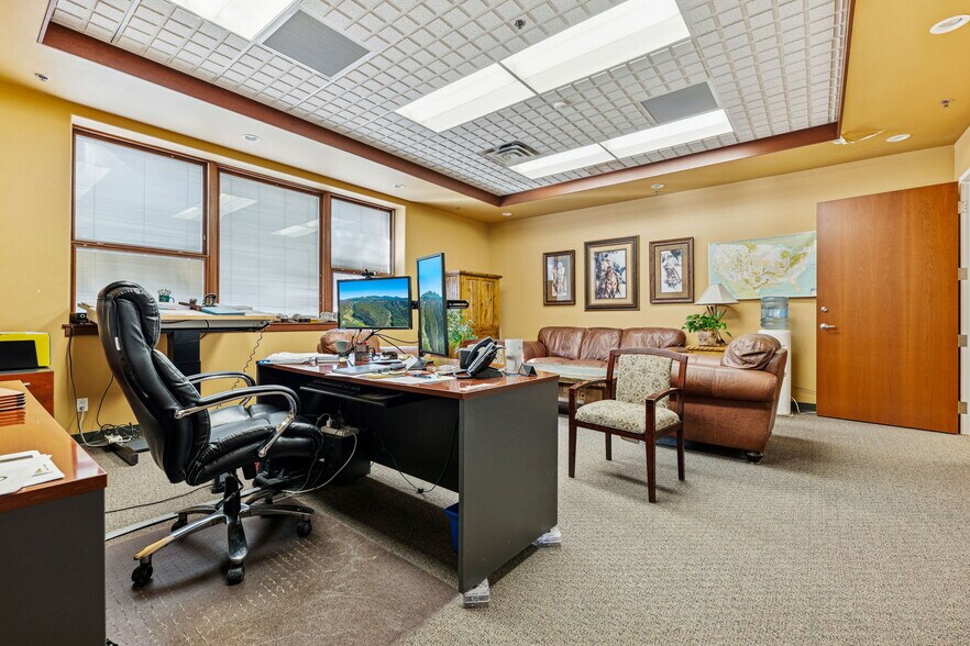 More Photos Of 1910 Main Ave, Durango Office For Sale