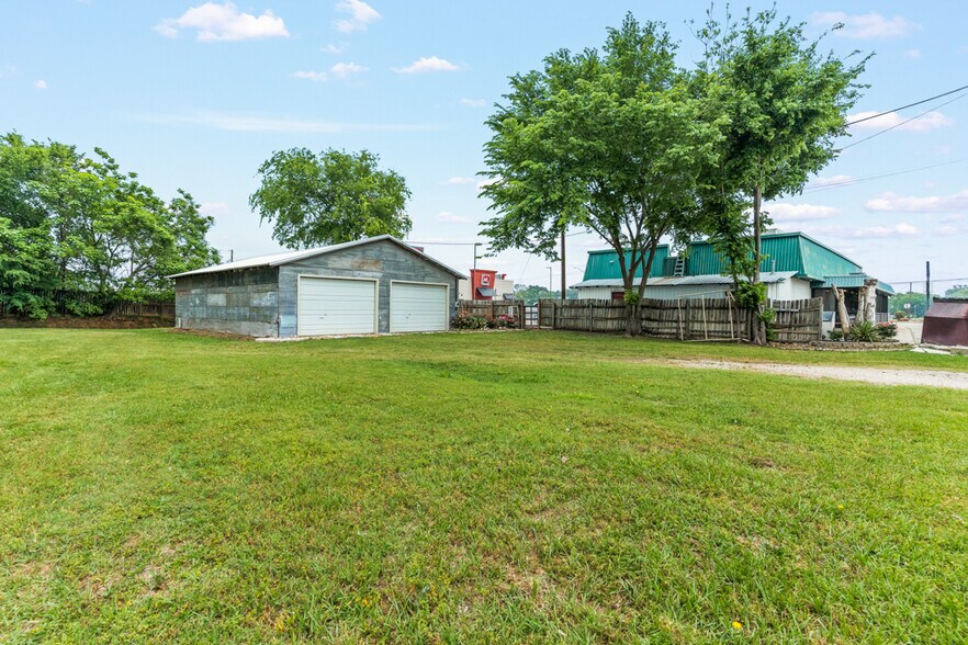 More Photos Of 509 US Highway 271 N, Gilmer Flex For Sale