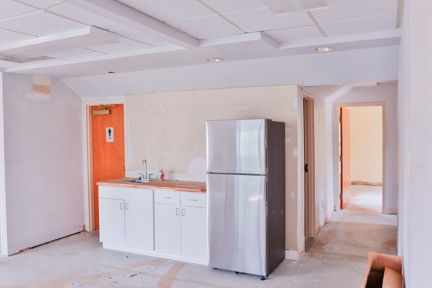 More Photos Of 16962 Manchester Rd, Grover Office For Sale