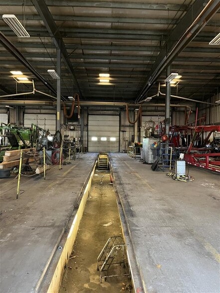 More Photos Of 75 Ransier Dr, Buffalo Truck Terminal For Sale