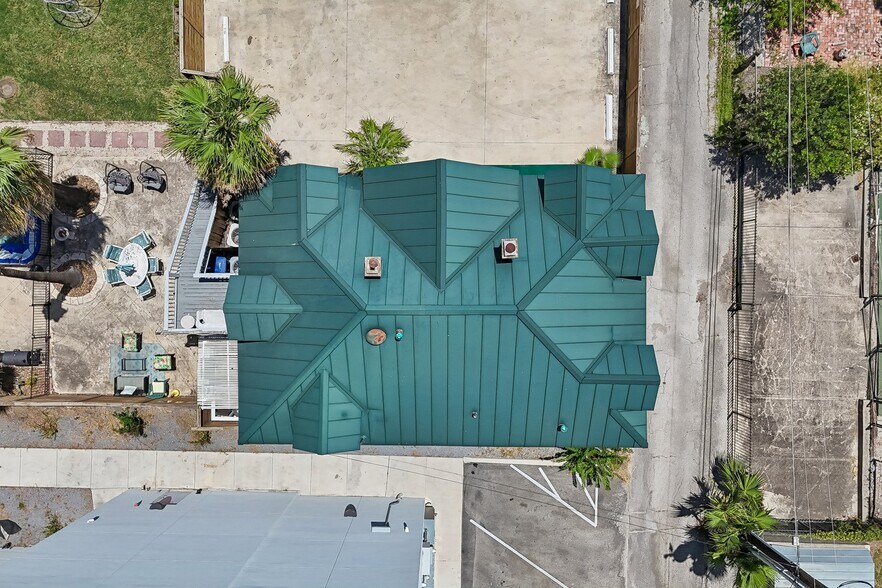 More Photos Of 421 Howard St, San Antonio Hospitality For Sale