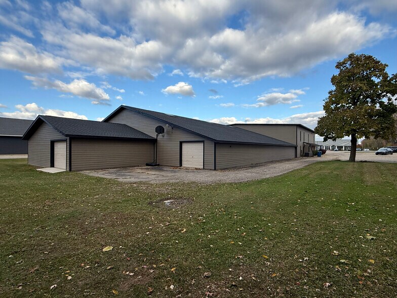 More Photos Of 8767 N 32nd St, Richland Warehouse For Sale