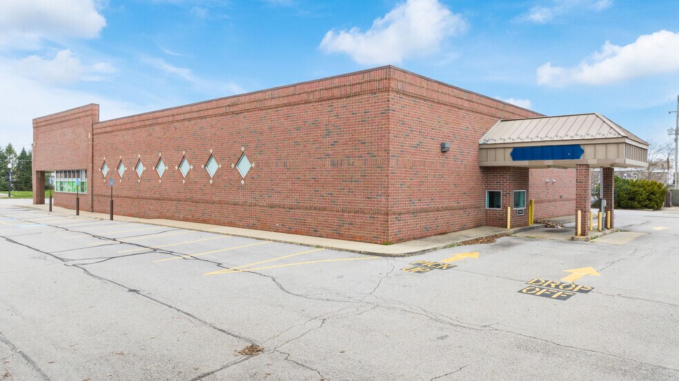 More Photos Of 222 S Main St, Orrville Drugstore For Sale