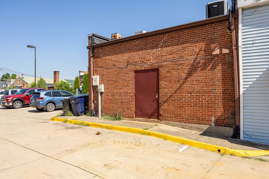 More Photos Of 30 E Main St, Luray Office For Sale