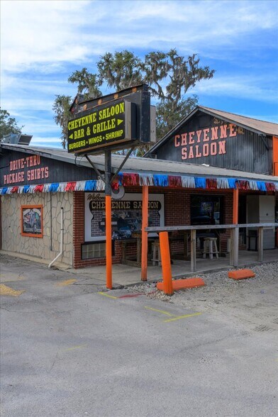 More Photos Of 337 S US Highway 17, East Palatka General Retail For Sale