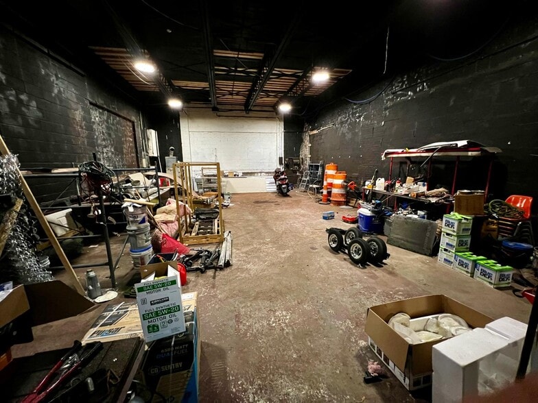 More Photos Of 6450 E Hancock St, Detroit Warehouse For Sale