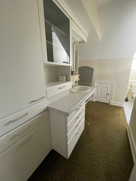 More Photos Of 925 N Michigan Ave, Saginaw Medical For Sale