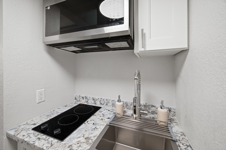 More Photos Of 928 Ferry Rd, Galveston Apartments For Sale