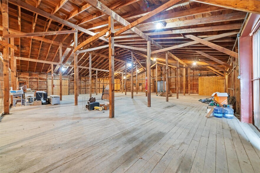 More Photos Of 1403 Blake Dr, Brownwood Warehouse For Sale