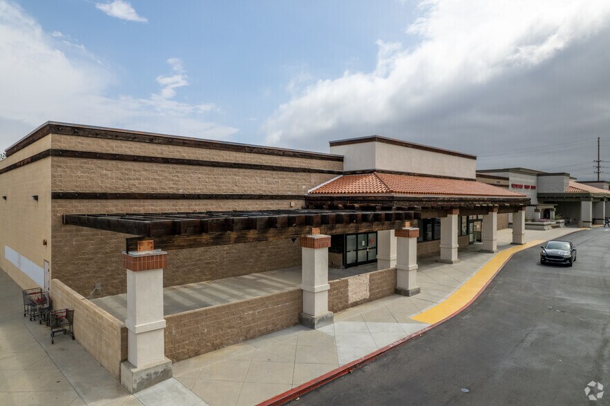 More Photos Of 25904-25906 Newport Rd, Menifee Storefront For Lease