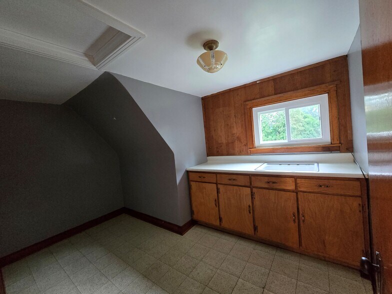 More Photos Of 368 Pittsburgh Rd, Butler Flex For Sale