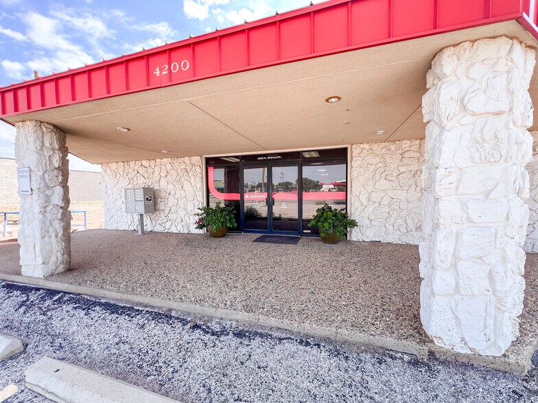 More Photos Of 4200 N Midland Dr, Midland Office For Lease