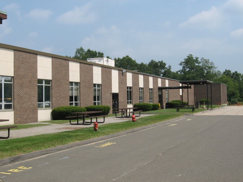 More Photos Of 31 Pecks Ln, Newtown Manufacturing For Sale