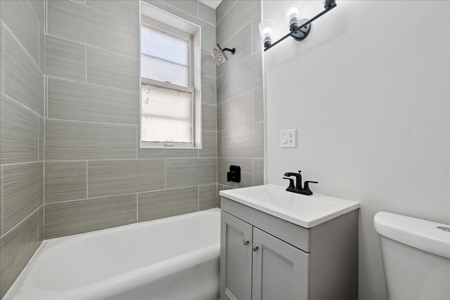 More Photos Of 4530 King Dr, Chicago Apartments For Sale