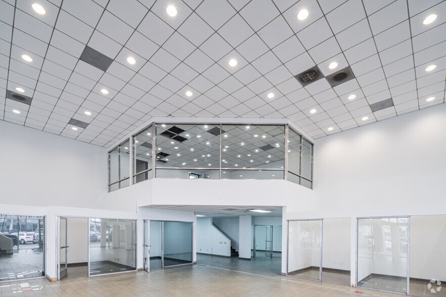 More Photos Of 8559 Artesia Blvd, Bellflower Auto Dealership For Sale