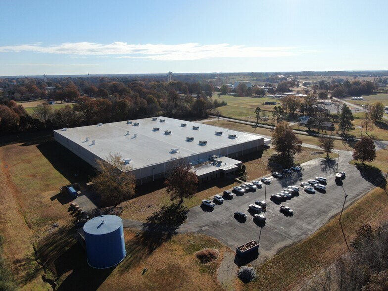 More Photos Of 974 W Main St, Alamo Manufacturing For Lease