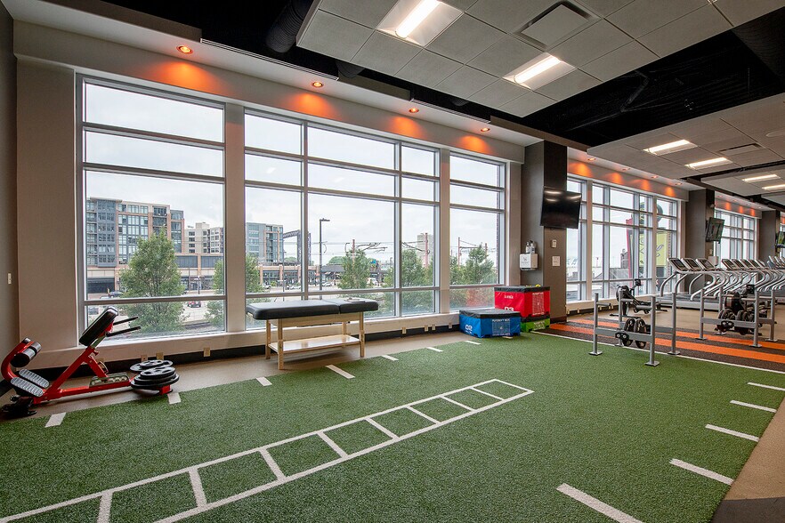 More Photos Of 950 Main Ave, Cleveland Office For Lease