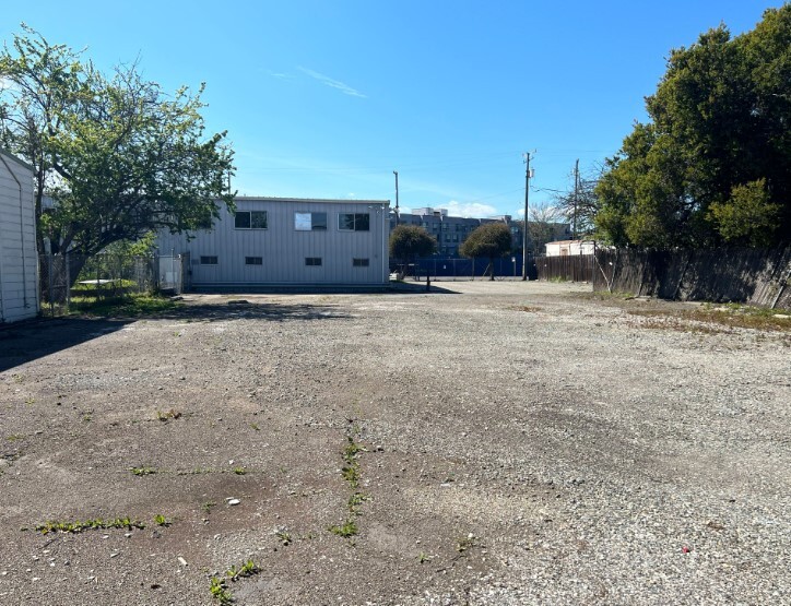 Primary Photo Of 2850 Poplar St, Oakland Warehouse For Lease