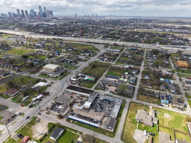 More Photos Of 2524 Gregg St, Houston Apartments For Sale