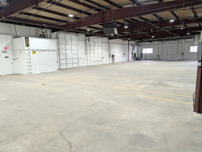 More Photos Of 720-758 S Redwood Rd, Salt Lake City Manufacturing For Lease