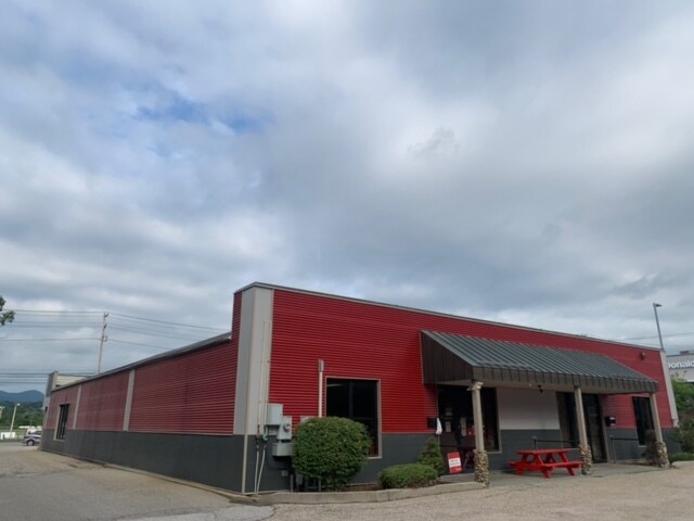 Primary Photo Of 190 S Main St, Rutland Storefront Retail Office For Lease