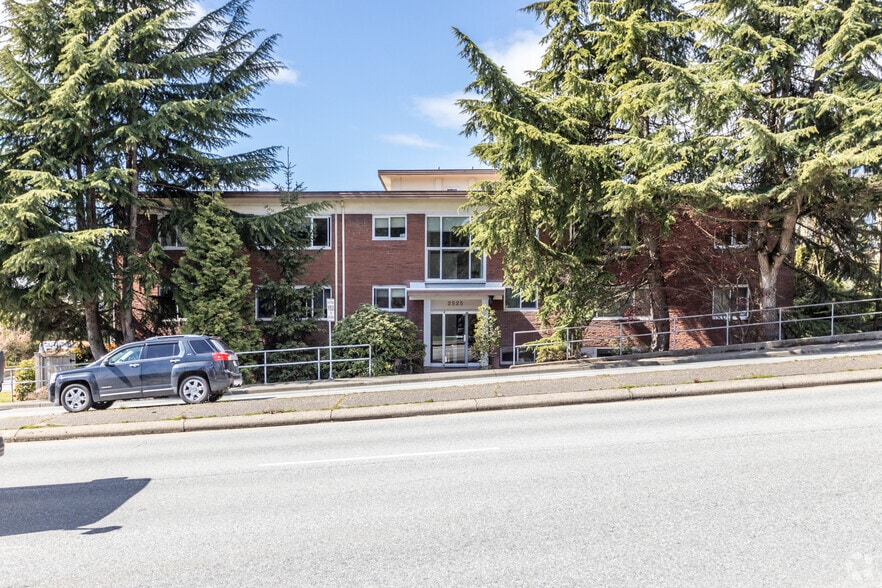 Primary Photo Of 2525 Lonsdale Av, North Vancouver Apartments For Sale