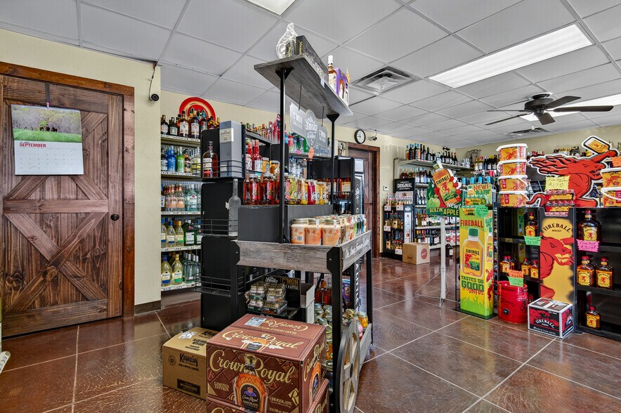 More Photos Of 1199 John Dahl Ave, Pawhuska General Retail For Sale