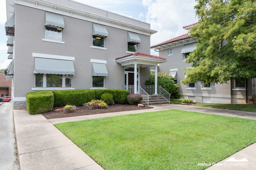 More Photos Of 215 N College Ave, Fayetteville Office For Lease