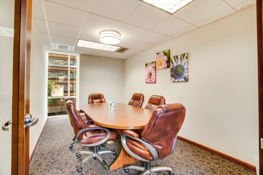 More Photos Of 705 S 9th St, Tacoma Office For Sale