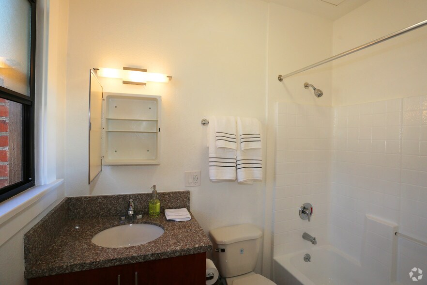 More Photos Of 5529-5533 Hollywood Blvd, Los Angeles Apartments For Lease