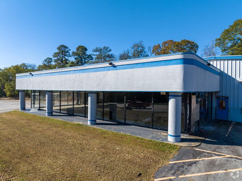 More Photos Of 709 New Franklin Rd, Lagrange Freestanding For Lease