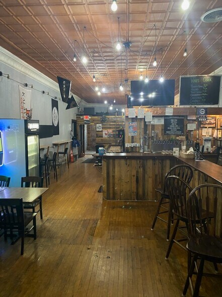 More Photos Of 246 N Kalamazoo Mall, Kalamazoo Bar For Lease
