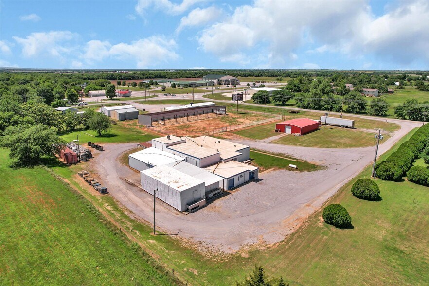 More Photos Of 908 E Apache Trail Rd, Apache Shelter For Sale