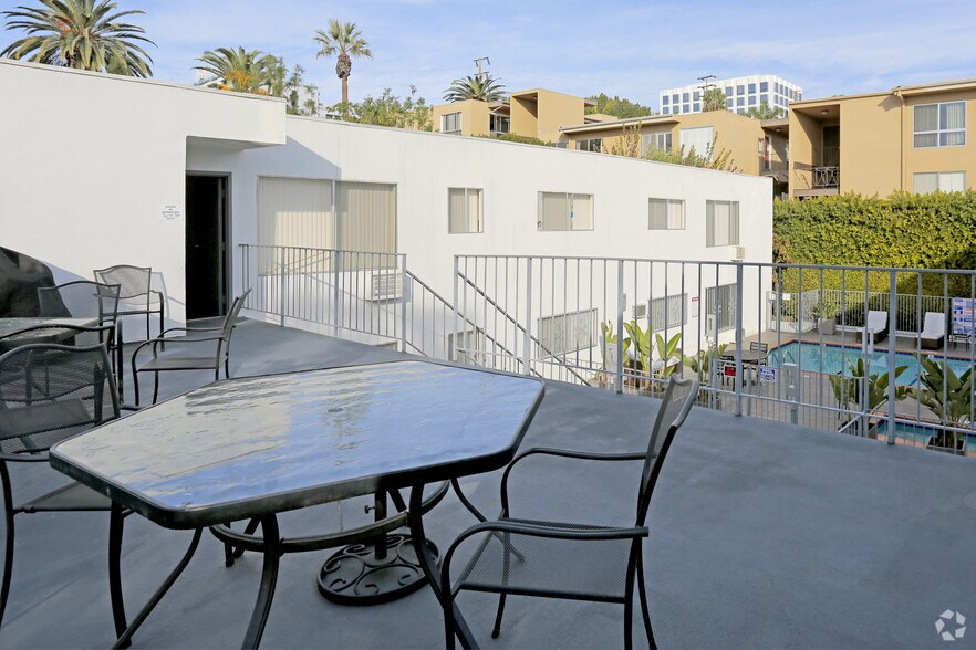 More Photos Of 954 Palm Ave, West Hollywood Apartments For Sale