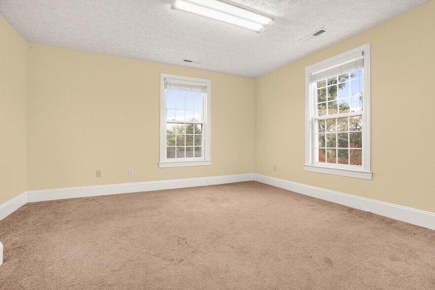 More Photos Of 6245 University Park Dr, Radford Office Residential For Sale