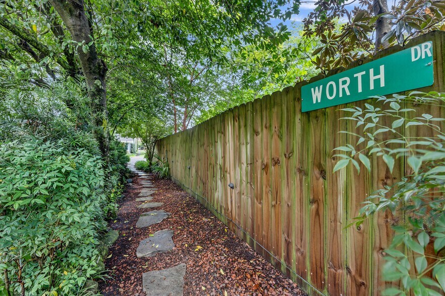 More Photos Of 412 S 3rd St, Wilmington Hospitality For Sale