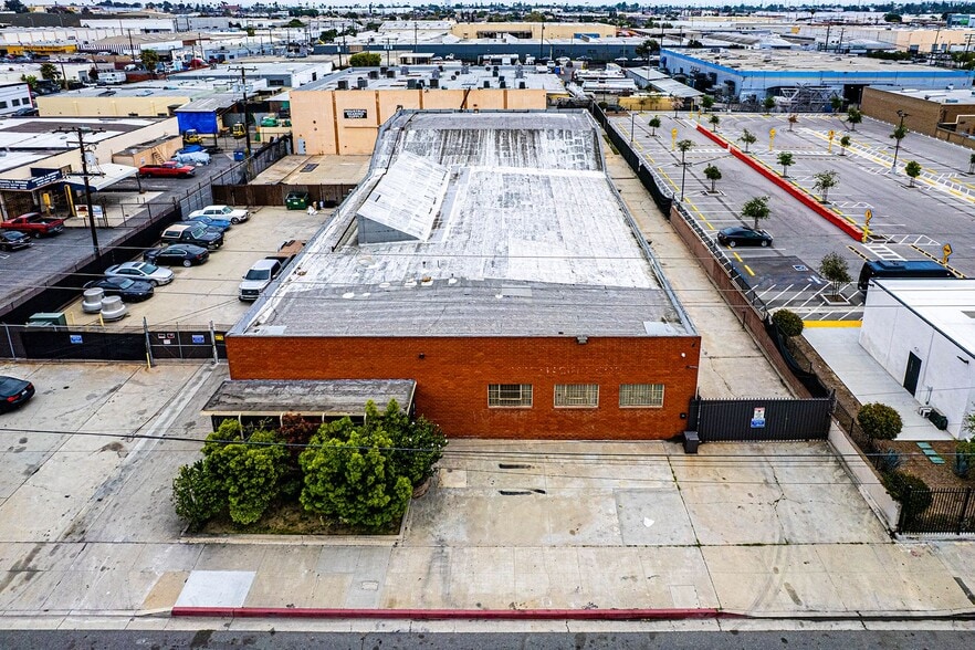 More Photos Of 15722 S Broadway, Gardena Warehouse For Sale