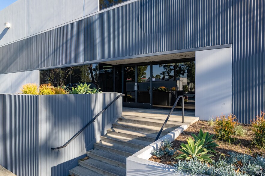 More Photos Of 150-160 Russell St, City of Industry Distribution For Lease