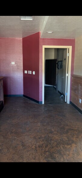 More Photos Of 10052 S Highway 69, Mayer Restaurant For Lease