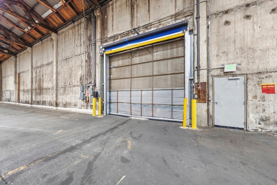 More Photos Of 715 S Grape St, Medford Warehouse For Sale